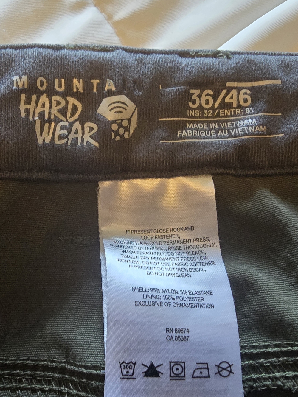 Mountain Hardwear Men's Olive Green Pants. Size 36